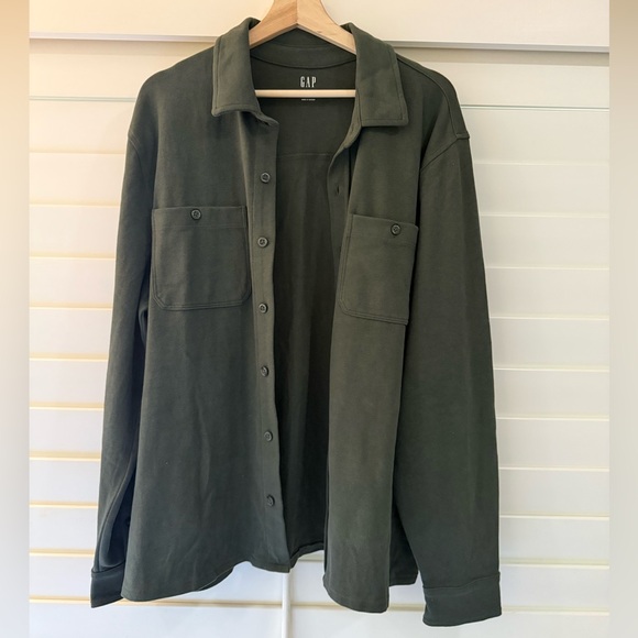 GAP Jackets & Blazers - GAP Women’s Olive Green Shirt Jacket